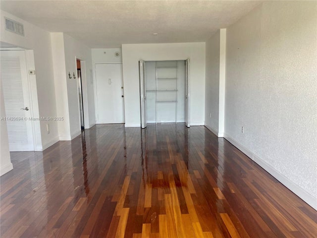 3 of 12 - 400 Kings Point Dr 1406, Sunny Isles Beach, FL