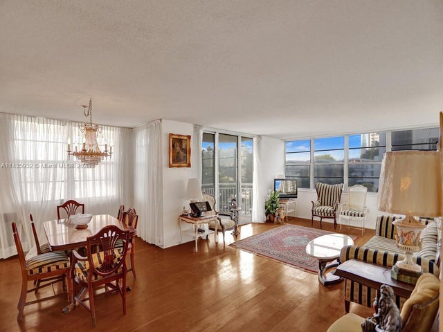 2 of 55 - 18051 Biscayne Blvd 304, Aventura, FL