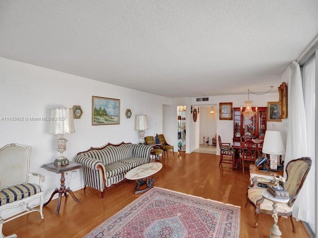 5 of 55 - 18051 Biscayne Blvd 304, Aventura, FL