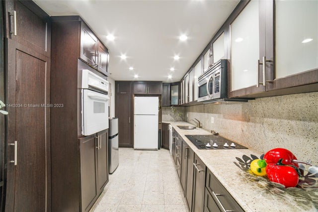 4 of 17 - 4001 S Ocean Dr 11p, Hollywood, FL
