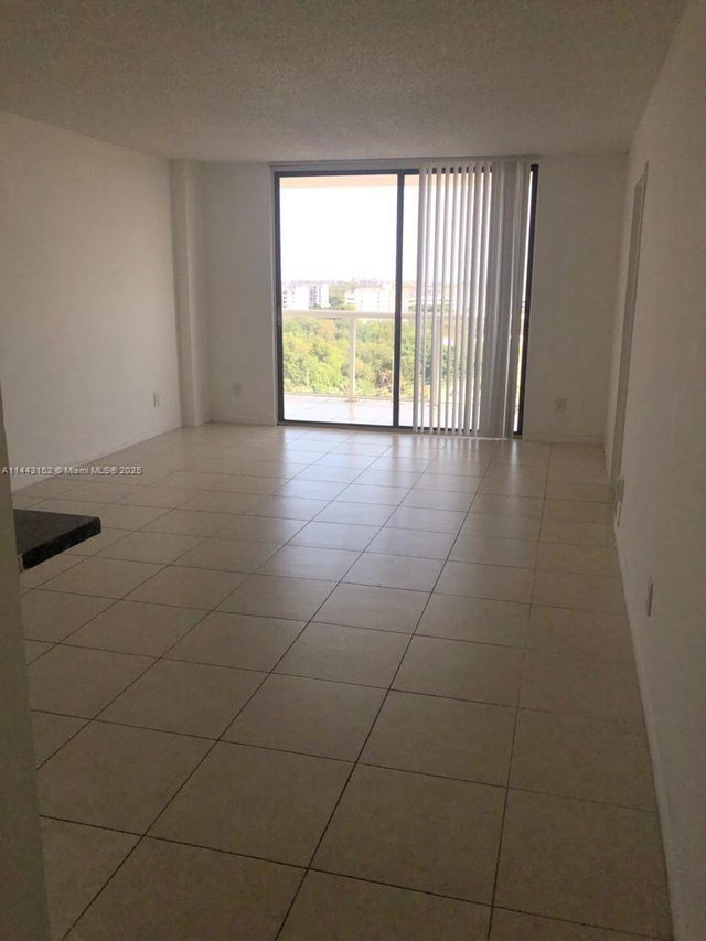5 of 24 - 13499 Biscayne Blvd 1513, North Miami, FL