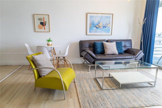5 of 28 - 1052 Ocean Dr C503, Miami Beach, FL