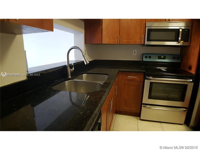 5 of 35 - 496 Nw 165th St Rd D112, Miami, FL