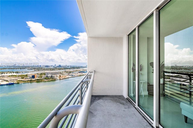 4 of 31 - 335 S Biscayne Blvd 3900, Miami, FL