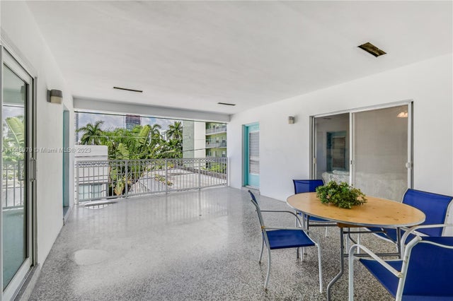 1 of 25 - 350 Collins Ave 307, Miami Beach, FL
