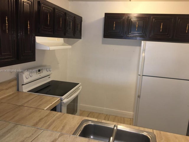 2 of 18 - 498 Nw 165th St Rd D205, Miami, FL