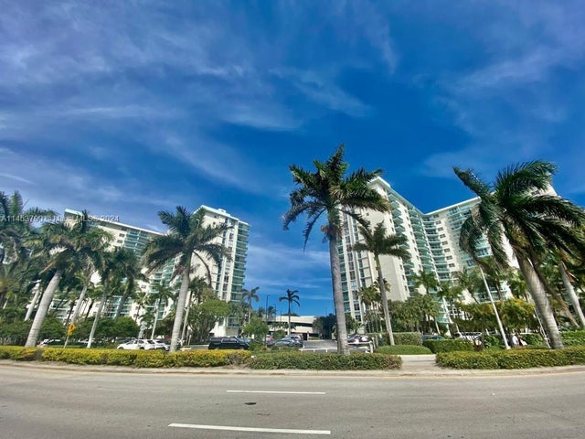 2 of 30 - 3801 S Ocean Dr 11f, Hollywood, FL