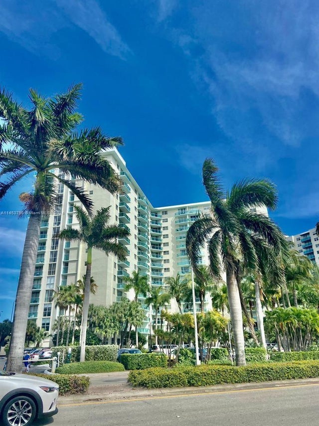 3 of 30 - 3801 S Ocean Dr 11f, Hollywood, FL
