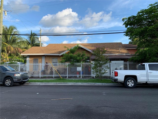 2 of 16 - 1104 Nw 6th St, Miami, FL