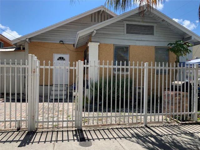3 of 16 - 1104 Nw 6th St, Miami, FL