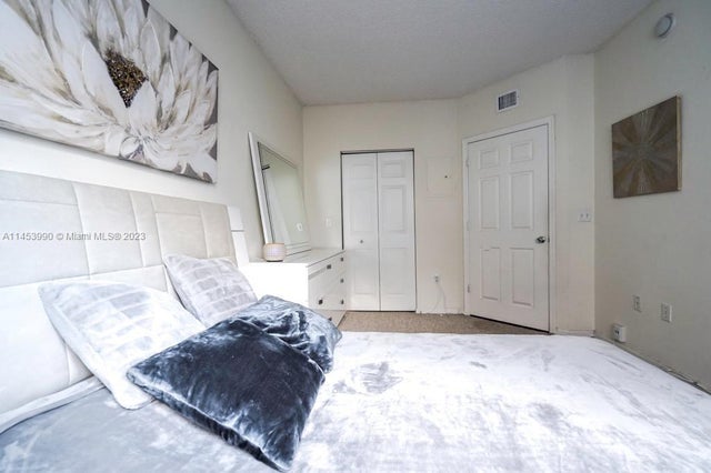 2 of 14 - 17145 N Bay Rd 4403, Sunny Isles Beach, FL
