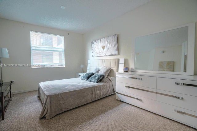 5 of 14 - 17145 N Bay Rd 4403, Sunny Isles Beach, FL