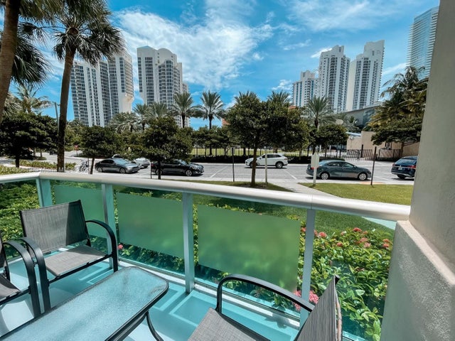 5 of 19 - 19370 Collins Ave 119, Sunny Isles Beach, FL
