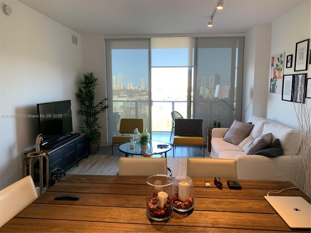 3 of 28 - 16385 Biscayne Blvd 1417, North Miami Beach, FL