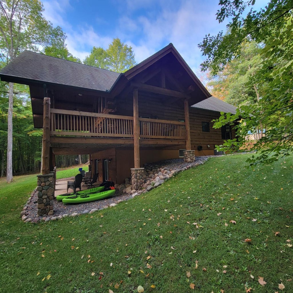 N6816 Mistwood Dr, Tomahawk MLS 203950