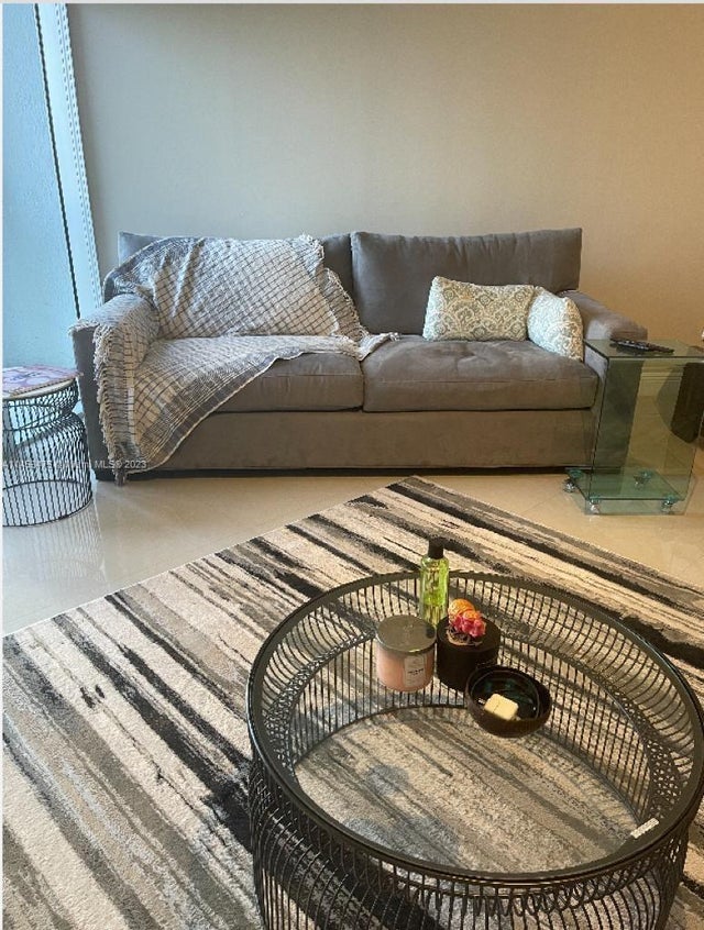5 of 12 - 475 Brickell Ave 808, Miami, FL
