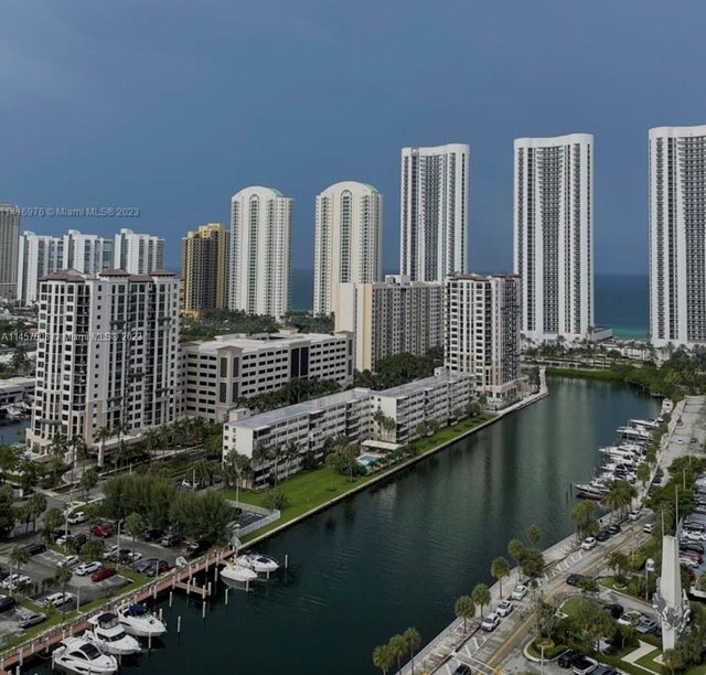 2 of 13 - 500 Bayview Dr 1417, Sunny Isles Beach, FL