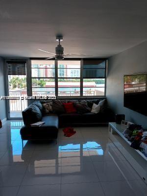 1 of 6 - 250 174th St 302, Sunny Isles Beach, FL