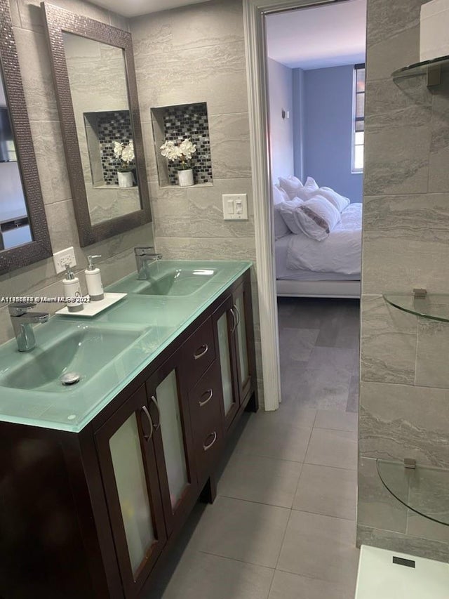 4 of 6 - 250 174th St 302, Sunny Isles Beach, FL