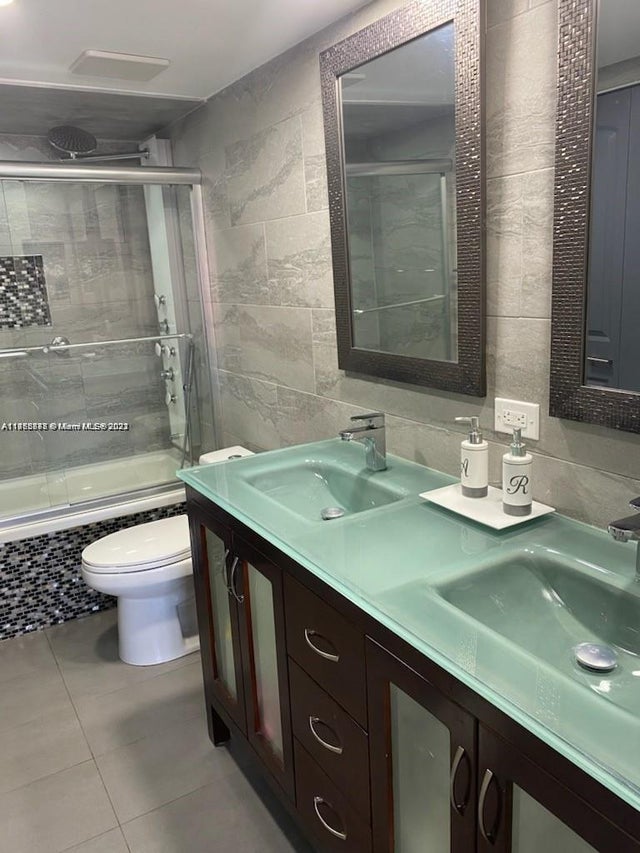 5 of 6 - 250 174th St 302, Sunny Isles Beach, FL