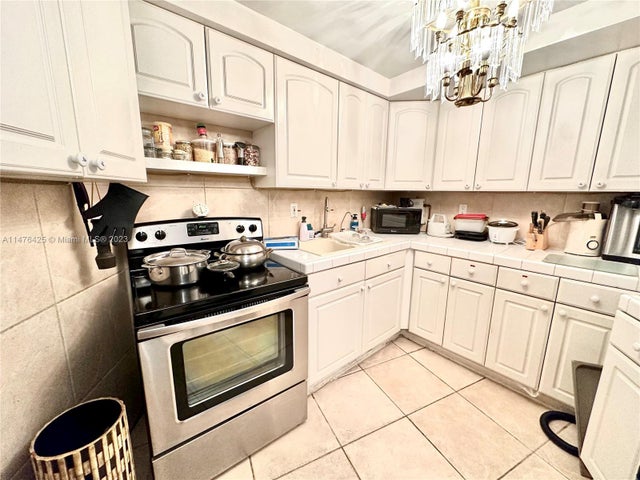 2 of 6 - 18604 Ne 18th Ave 152, Miami, FL