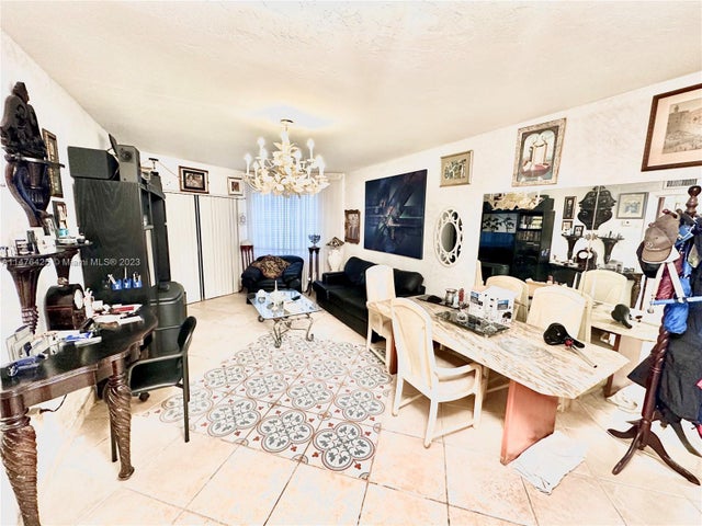 3 of 6 - 18604 Ne 18th Ave 152, Miami, FL
