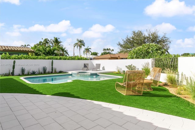 3 of 32 - 5900 Ne 21st Ave, Fort Lauderdale, FL