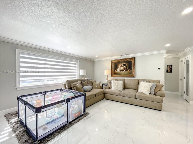 5 of 36 - 12601 Sw 204th St, Miami, FL