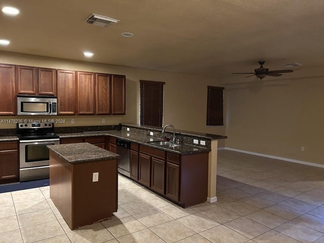 4 of 10 - 27649 Sw 143rd Ct, Homestead, FL