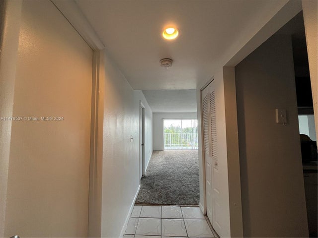 4 of 9 - 492 Nw 165th St Rd C-611, Miami, FL