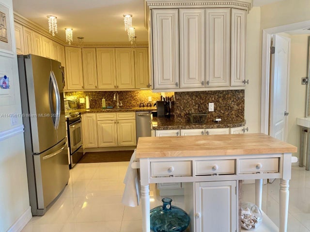 5 of 27 - 1985 S Ocean Dr 3c, Hallandale Beach, FL