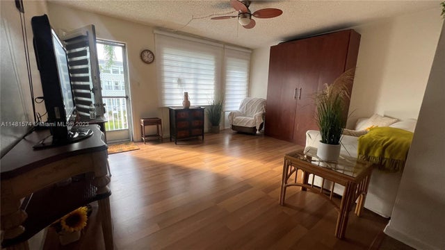 4 of 14 - 15610 Ne 6th Ave 24b, Miami, FL