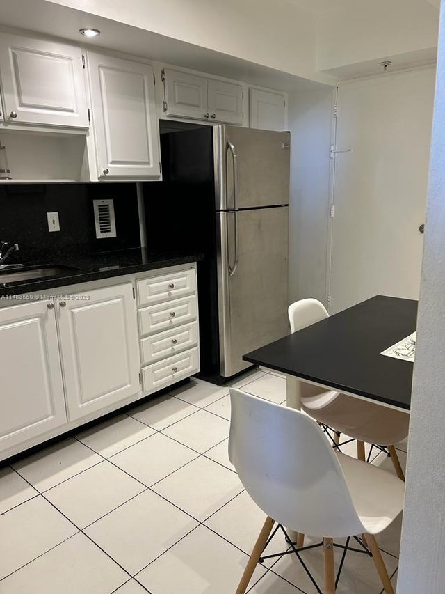 5 of 10 - 3901 S Ocean Dr 6s, Hollywood, FL