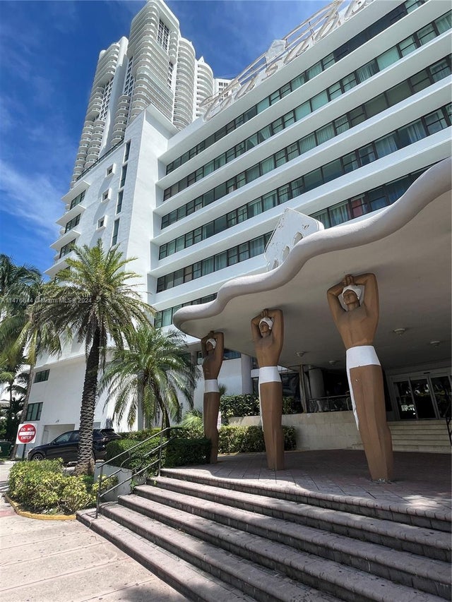 2 of 40 - 6345 Collins Ave 512, Miami Beach, FL