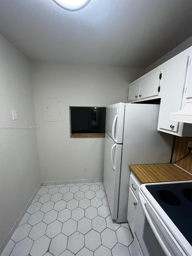 5 of 30 - 8901 Sunrise Lakes Blvd 111, Sunrise, FL