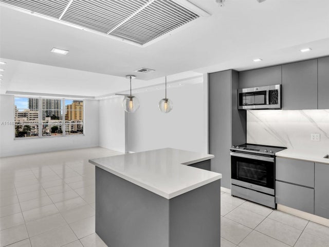 4 of 74 - 4101 Pine Tree Dr 621,620, Miami Beach, FL
