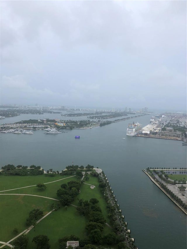 4 of 29 - 900 Biscayne Blvd 4904, Miami, FL