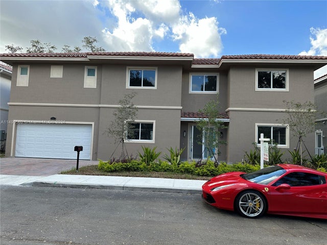 3 of 85 - 3562 Forest View Cir, Dania Beach, FL