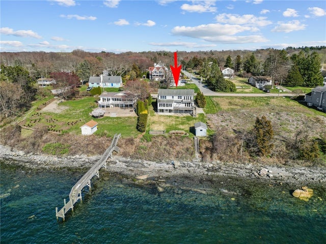 Luxury Waterfront Homes Property in Jamestown RI: Waterfront Mansions