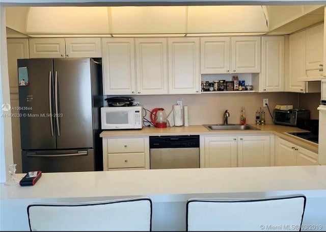 2 of 10 - 19380 Collins Ave 1423, Sunny Isles Beach, FL