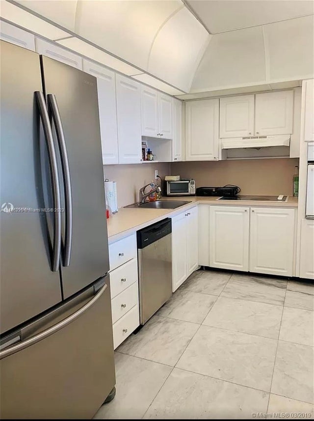 3 of 10 - 19380 Collins Ave 1423, Sunny Isles Beach, FL