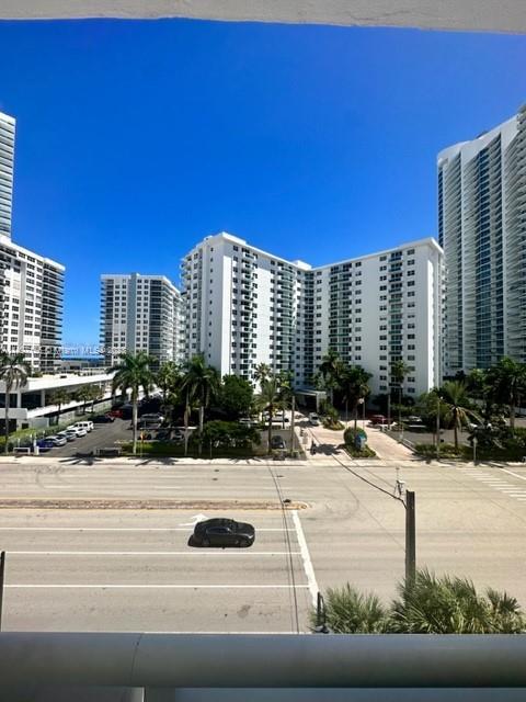 3 of 12 - 3000 S Ocean Dr 422, Hollywood, FL
