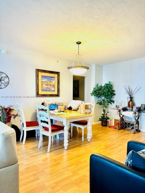 4 of 12 - 3000 S Ocean Dr 422, Hollywood, FL