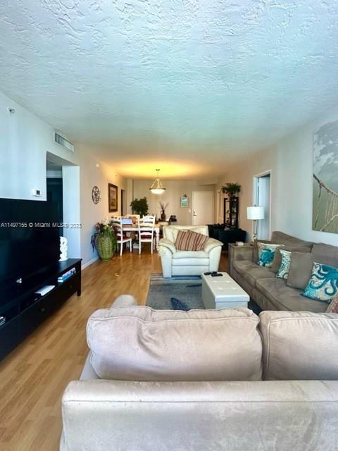 5 of 12 - 3000 S Ocean Dr 422, Hollywood, FL