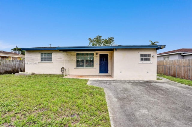 1 of 34 - 210 N 72nd Ave, Hollywood, FL