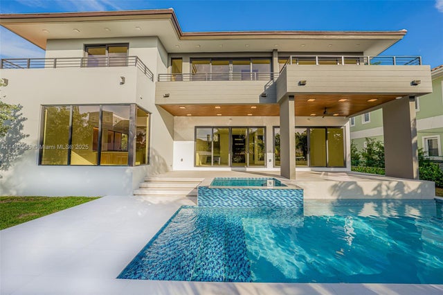 1 of 27 - 760 Woodcrest Rd, Key Biscayne, FL