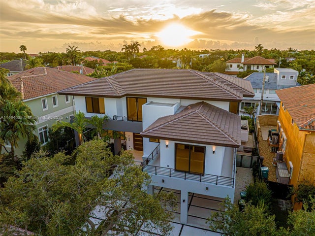 2 of 27 - 760 Woodcrest Rd, Key Biscayne, FL