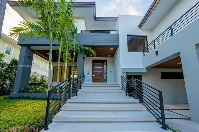 4 of 27 - 760 Woodcrest Rd, Key Biscayne, FL