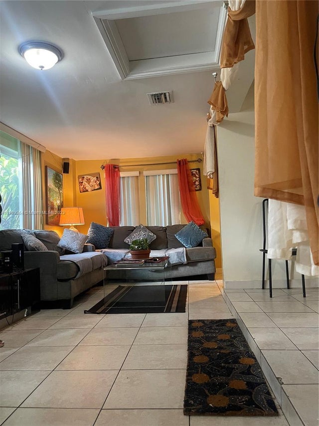 3 of 10 - 1540 Ne 176th St, North Miami Beach, FL