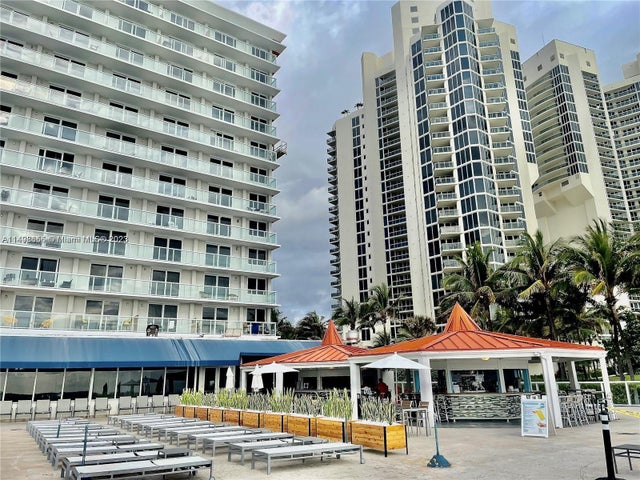 4 of 8 - 19201 Collins Ave 1033, Sunny Isles Beach, FL
